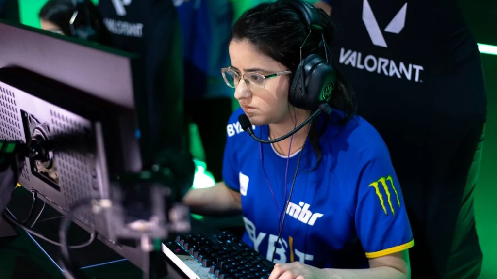 Bizinha Anuncia Retorno Ao Competitivo Game Arena