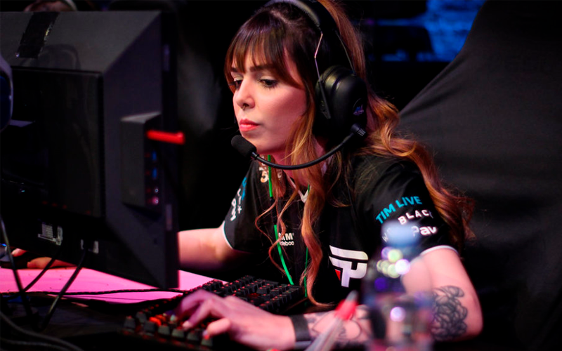 Cs Go Showliana A Melhor Jogadora Brasileira De Counter Strike