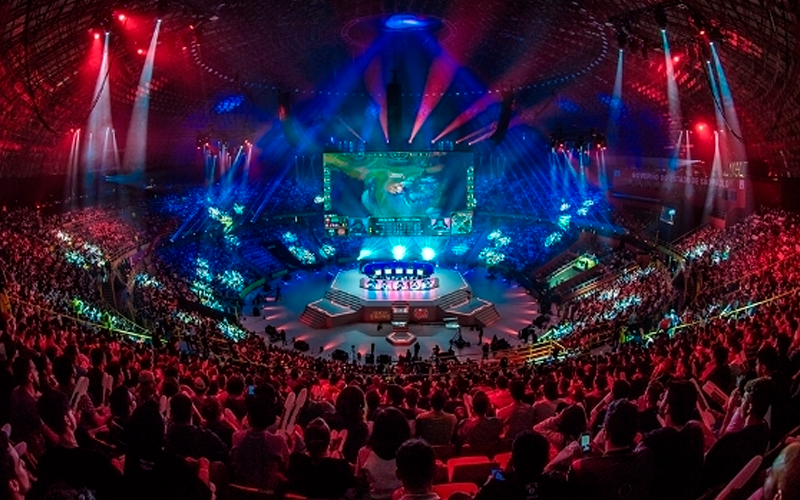 League of Legends: primeira final brasileira lota arena e cinemas do Brasil