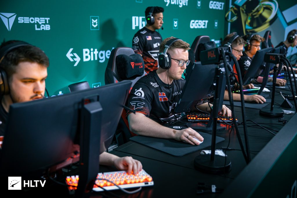 PGL Major Antwerp 2022: FaZe amassa BN Eagles, se recupera e fica 1-1