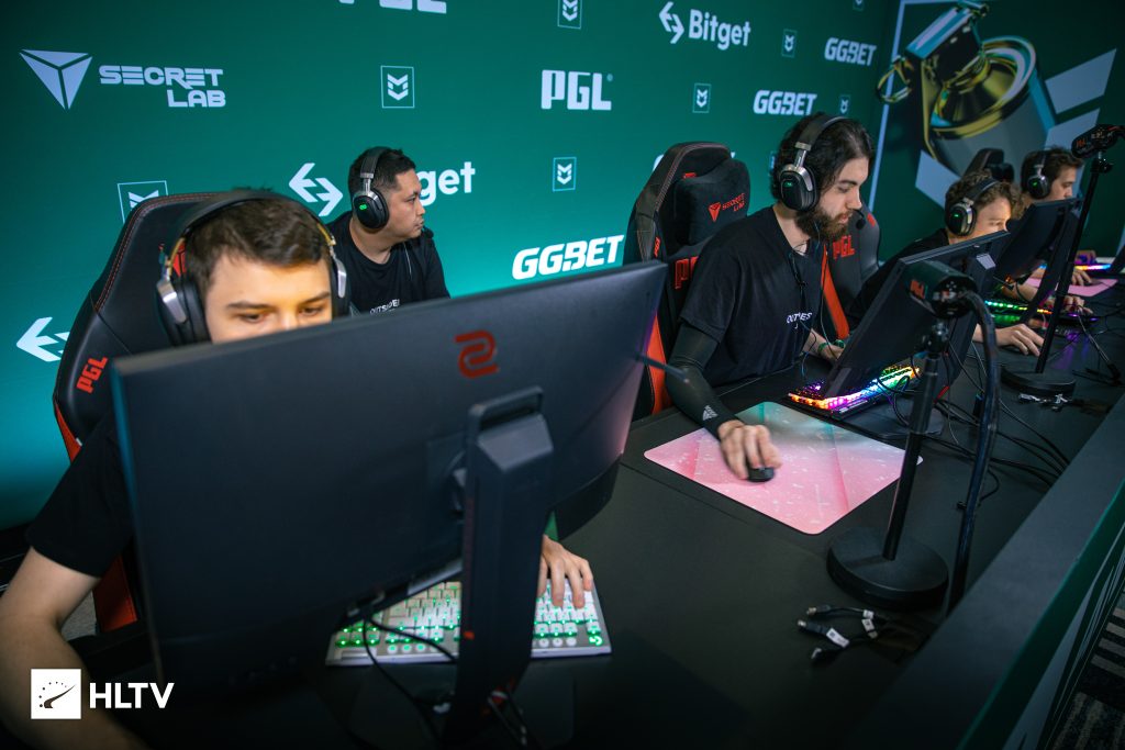 PGL Major Antwerp 2022: Outsiders vencem Vitality e se recuperam