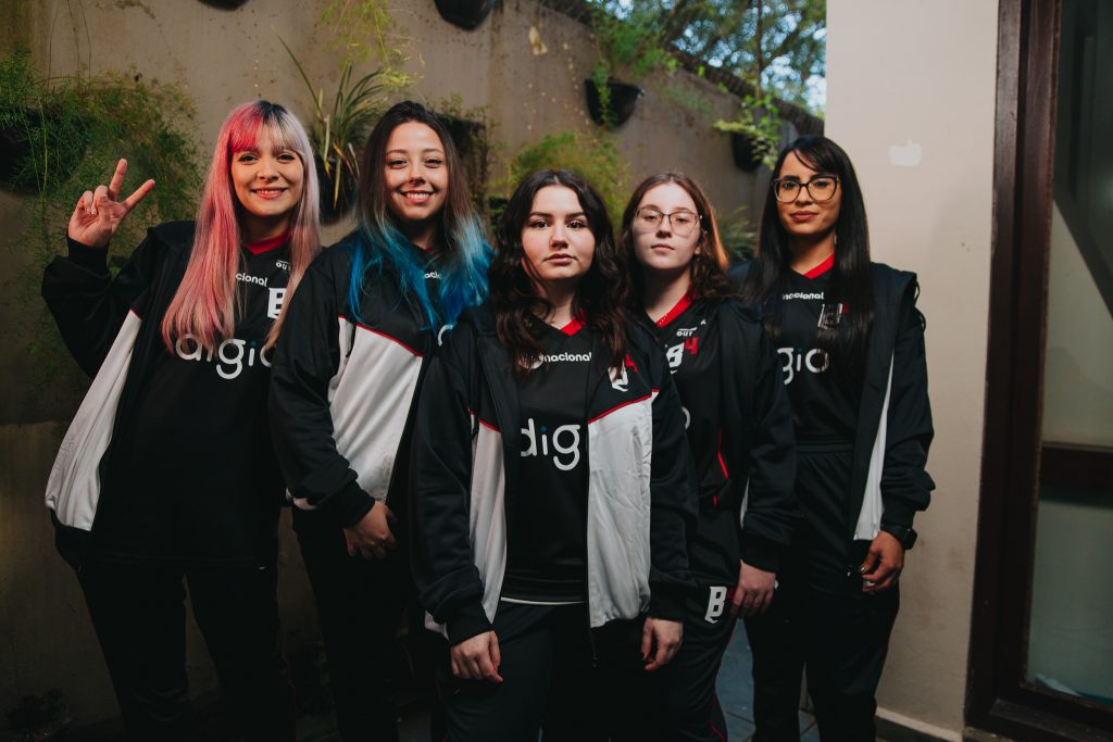 Com patrocínio da Betnacional, B4 eSports anuncia equipe de CS:GO Feminino 