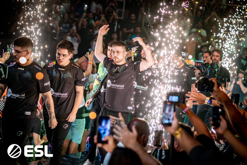 IEM Rio Major 2022: FURIA faz história e bate Natus Vincere para ir às semis