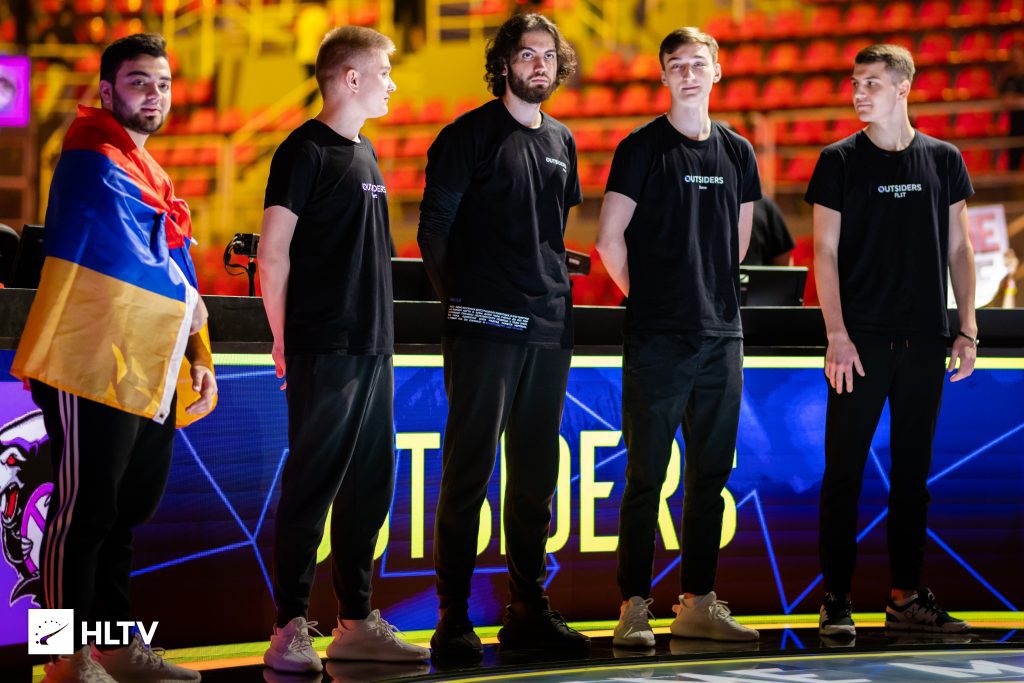 IEM Rio Major 2022: Com tranquilidade, Outsiders vence Fnatic e vai as semis