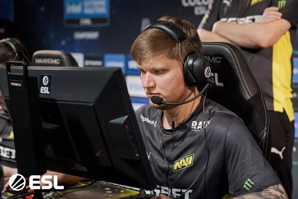 CS:GO: S1mple termina 1º half contra a NiP com apenas um abate