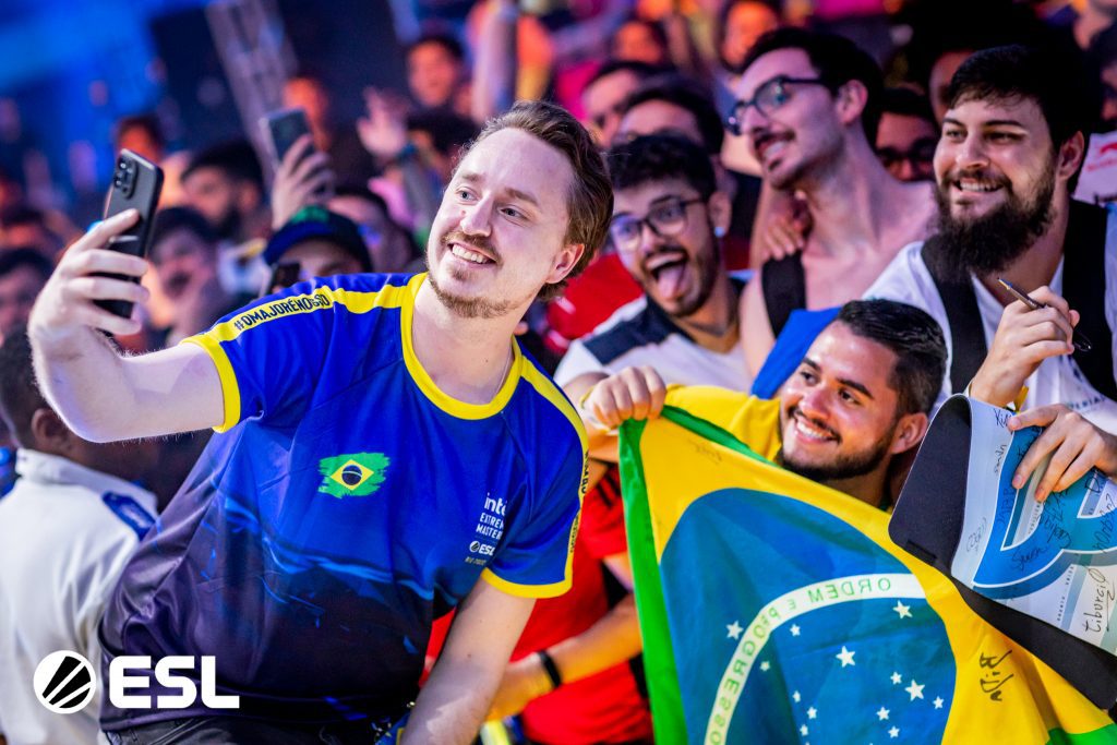 CS2: plataforma de shox, GeT_RiGhT e Lobanjica é alvo de polêmica