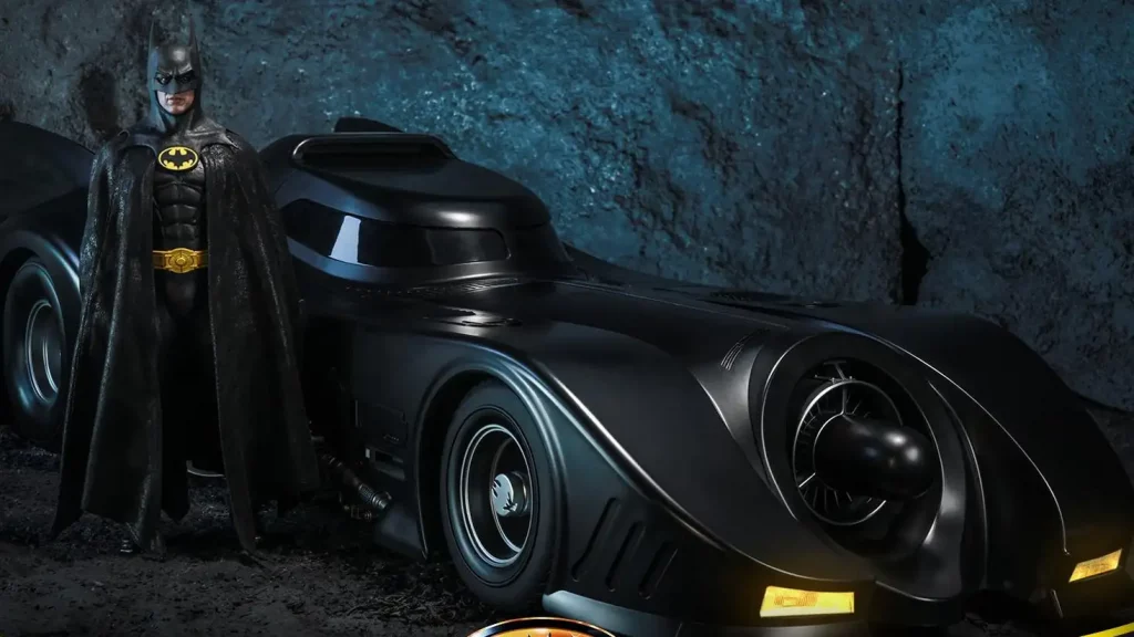 Hot Toys divulga Michael Keaton Batman e Batmóvel após aparição em trailer de Flash