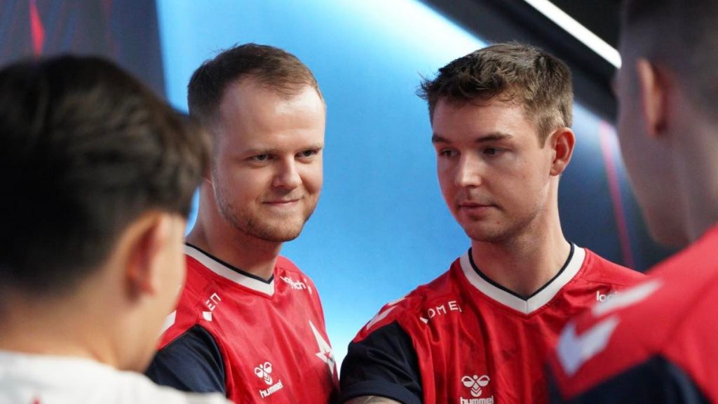 CS:GO: Astralis vence partida contra cinco hackers prata