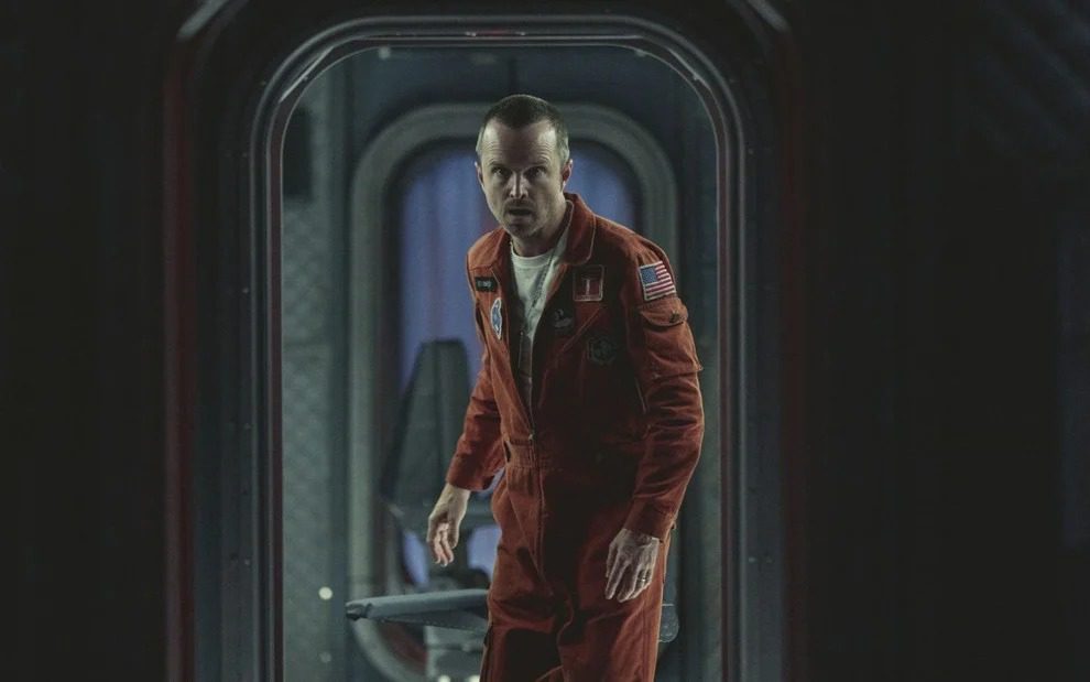 Aaron Paul estará na nova temporada de Black Mirror. (Imagem: Reprodução/Netflix)