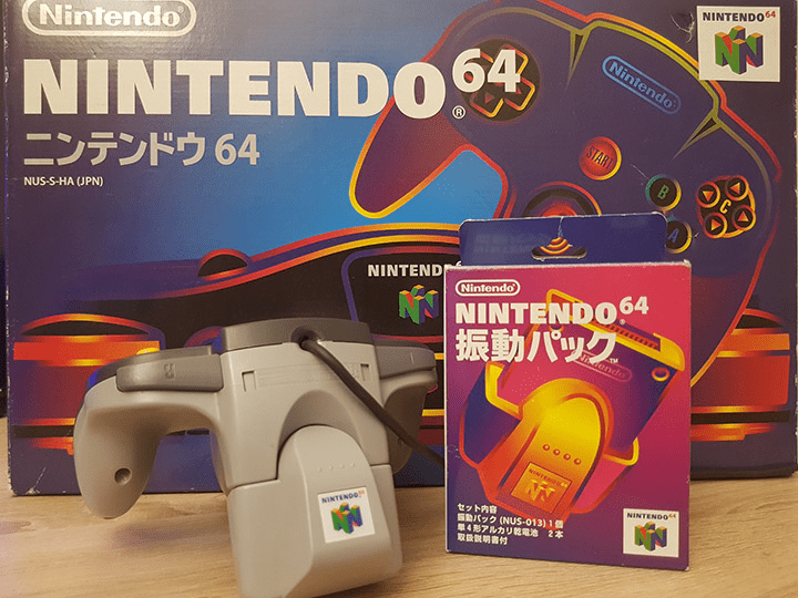 O Rumble Pak, que fazia o controle do Nintendo 64 vibrar.