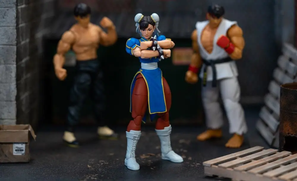 A figura de Chun-Li tem 5.75 polegadas (14,6cm), em escala 1/12. Feita de plástico, a figura é altamente detalhada e articulada. (Imagem: Reprodução)