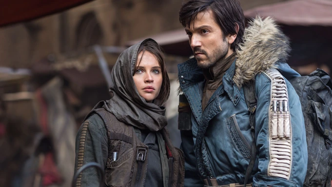 Felicity Jones e Diego Luna em Rogue One: Uma História Star Wars.