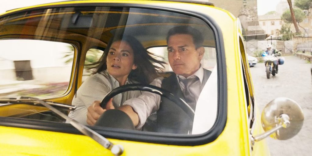 Tom Cruise e Hayley Atwell em Missão Impossível