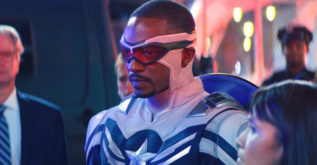 Sam Wilson (Anthony Mackie) assume o manto de Capitão América