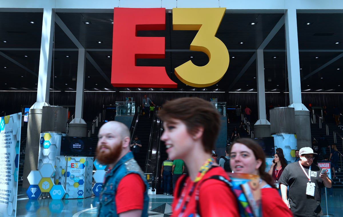 E3