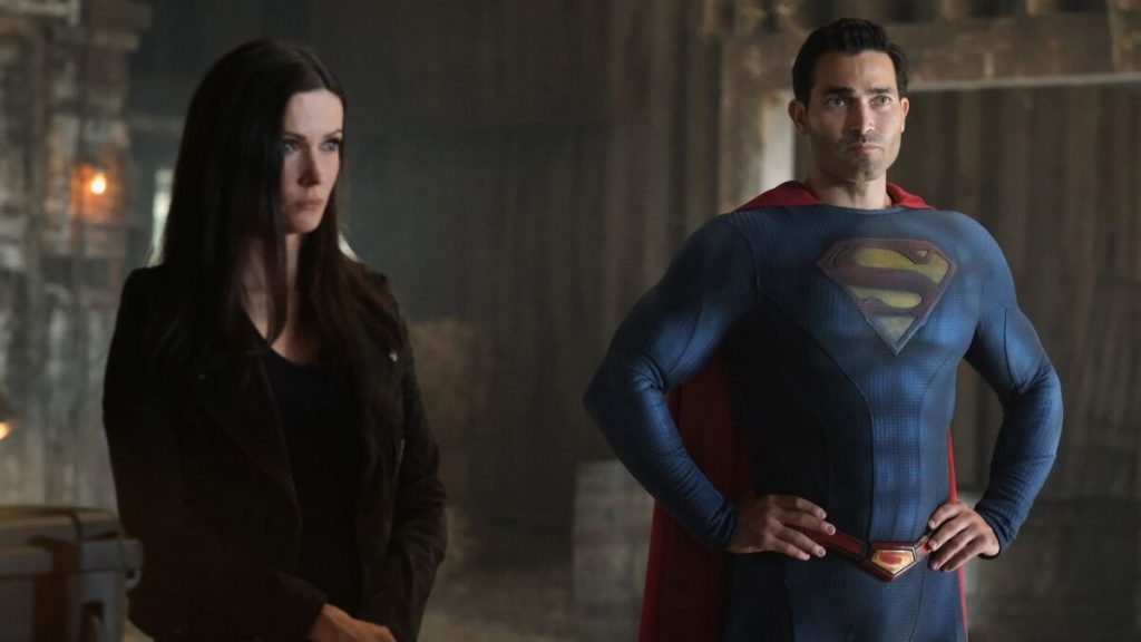 Lois Lane (Bitsie Tullock) e Clark Kent (Tyler Hoechlin) em Superman & Lois, da CW.