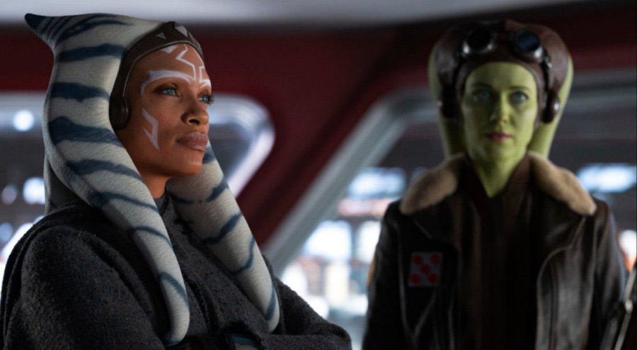 Ahsoka (Rosario Dawson) e Hera (Mary Elizabeth Winstead) em Ahsoka, no Disney+.