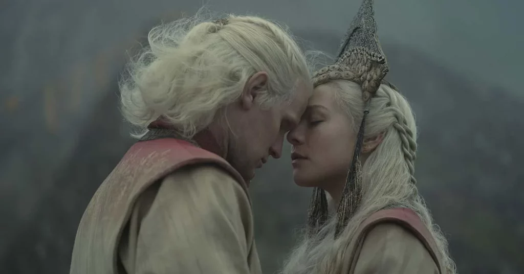 Daemon Targaryen (Matt Smith) e Rhaenyra Targaryen (Emma Darcy) em A Casa do Dragão, indicado ao Emmy 2023