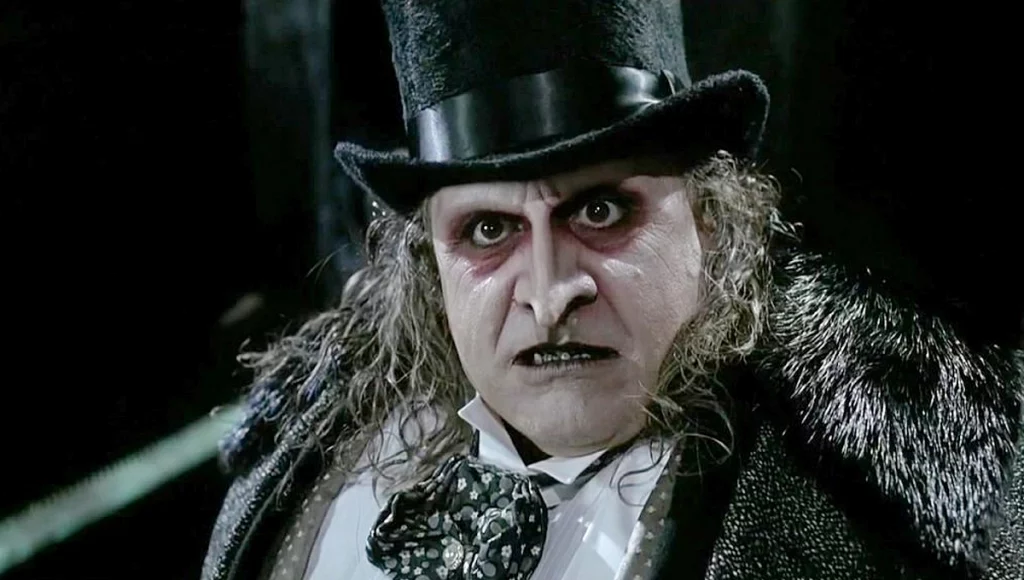 Danny DeVito como Oswald Cobblepot, o Pinguim, em Batman: O Retorno