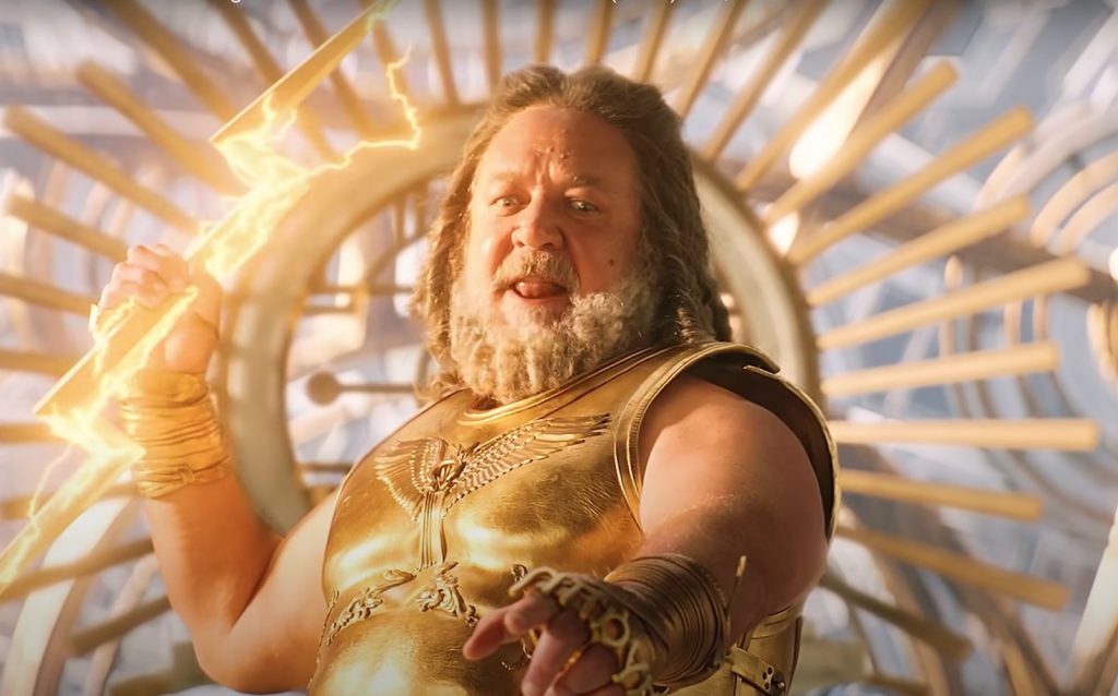 Russel Crowe como Zeus em Thor: Amor e Trovão