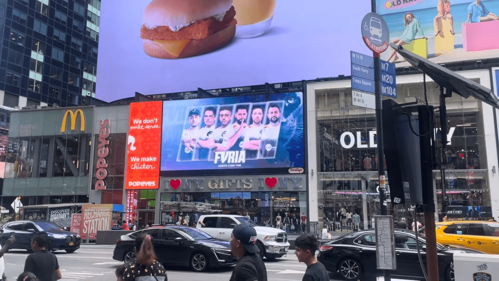 CS:GO: FURIA vazou FalleN e Chelo na Times Square