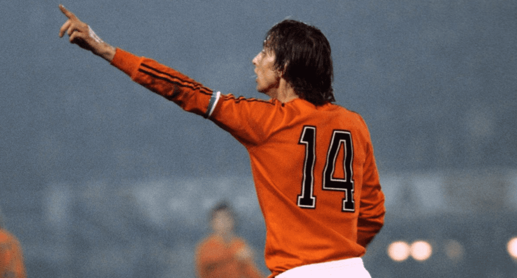 Guia de Ultimate Team - Melhores Centroavantes - Cruyff