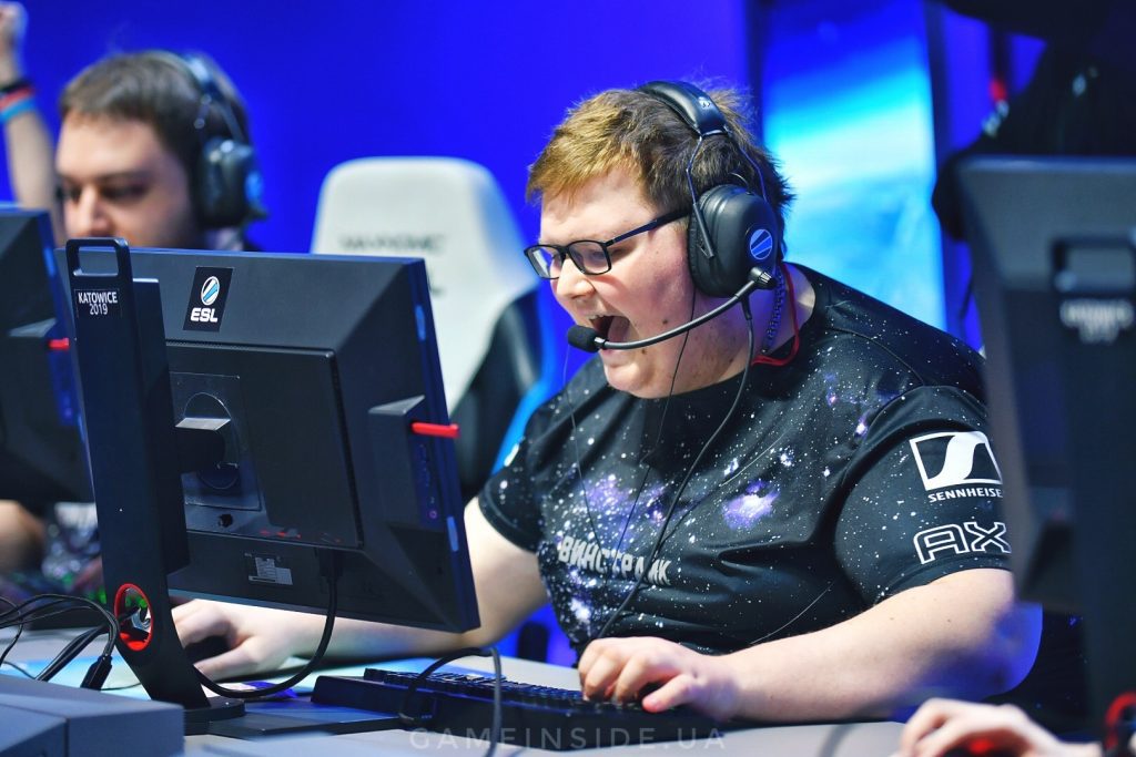 CS2: Boombl4 se juntará à Cloud9 no lugar de HObbit, diz insider