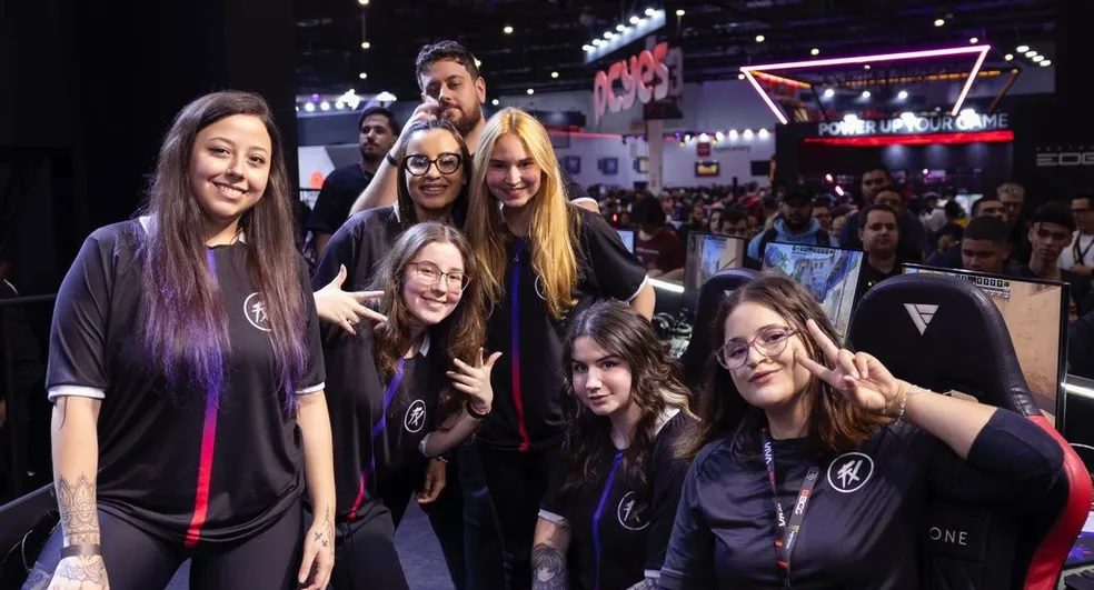 CS2: Fluxo Demons é indicado a time feminino do ano pela HLTV