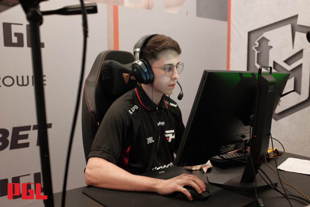 Lux, jogador da paiN Gaming, jogando RMR das Américas