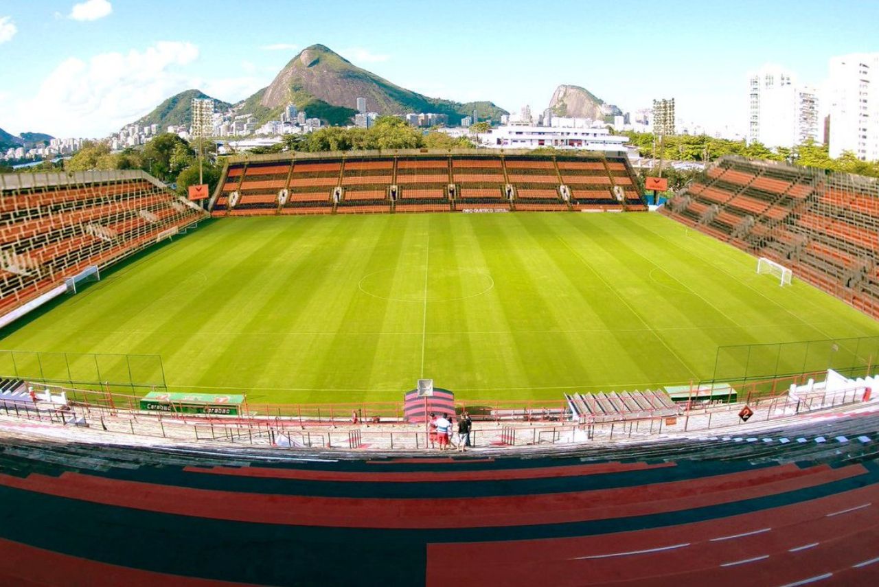 Flamengo transformou casa da Portuguesa-RJ na Ilha do Urubu (Foto: Reprodução)