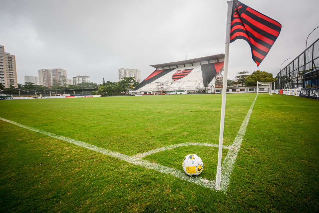 Flamengo cogitou reformar estádio na sede da Gávea (Foto: Nayra Halm/CBF)