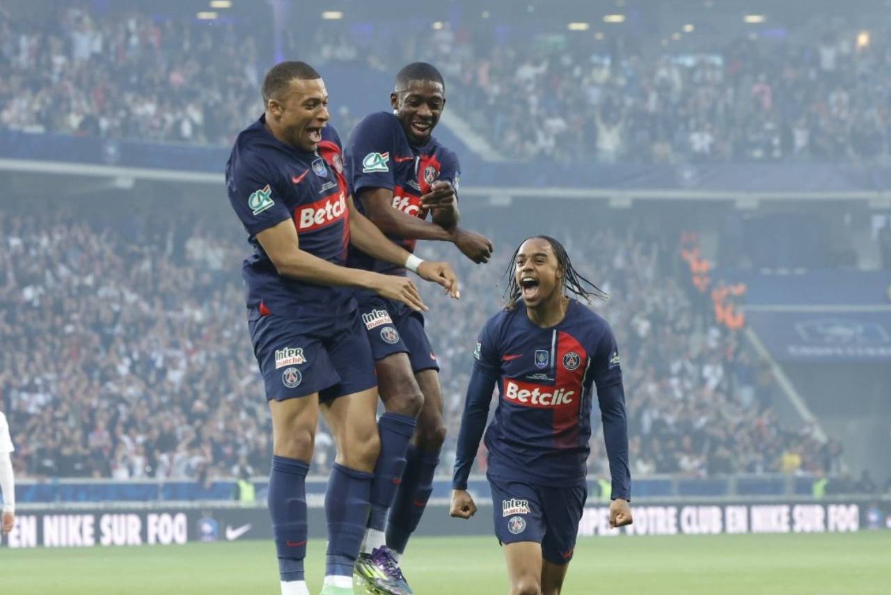 Mbappé deixou o PSG vencendo mais dois títulos na temporada.. Foto: Reprodução/X