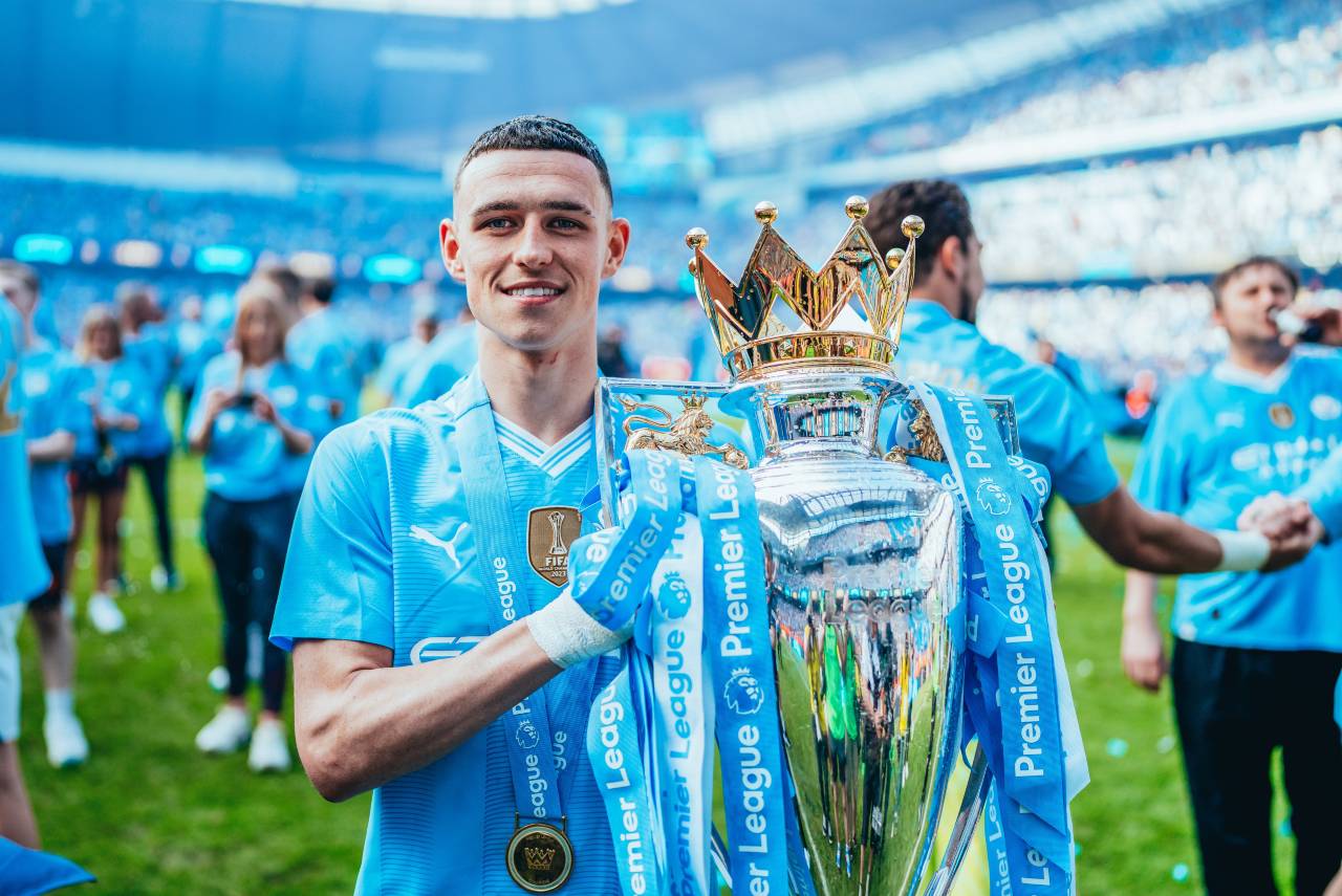 Phil Foden durante a comemoração da Premier League. Foto: Reprodução/X