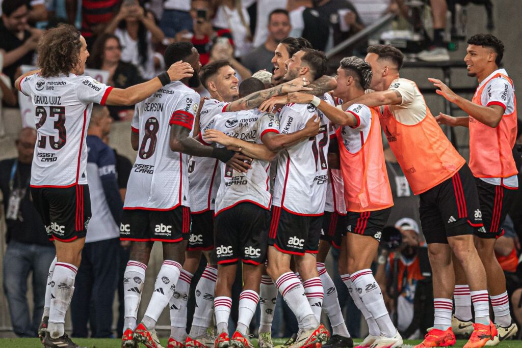 Jogadores do Flamengo comemoram goleada