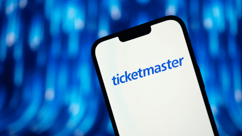 Imagem mostrando a logo da Ticketmaster em um celular