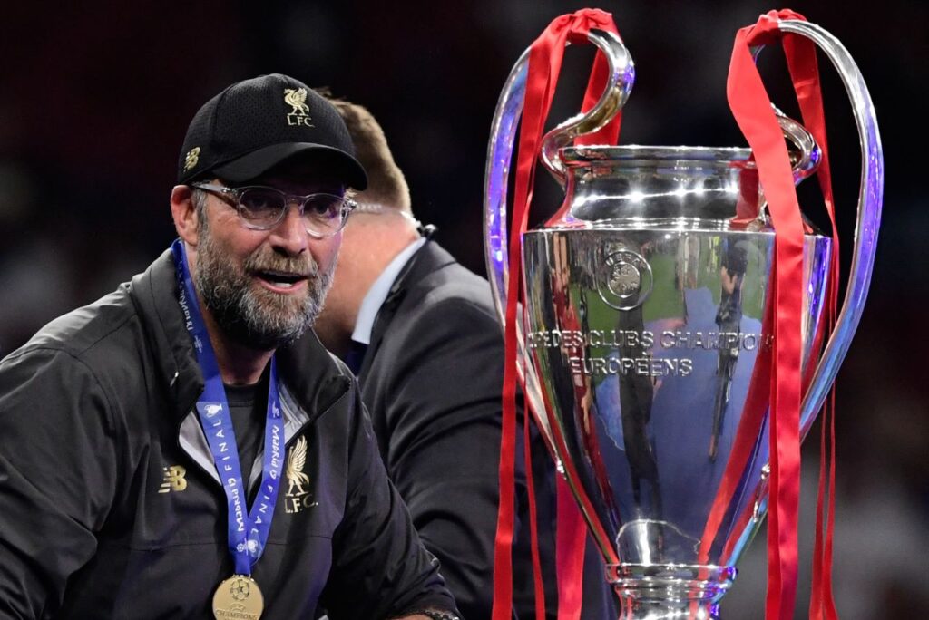 Klopp com taça da Champions