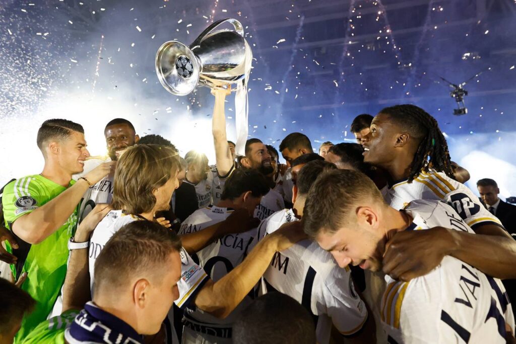 Real Madrid comemorando a 15ª conquista da Champions League. Foto: Reprodução/X
