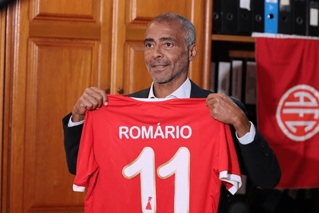 Romário se torna presidente do América-RN