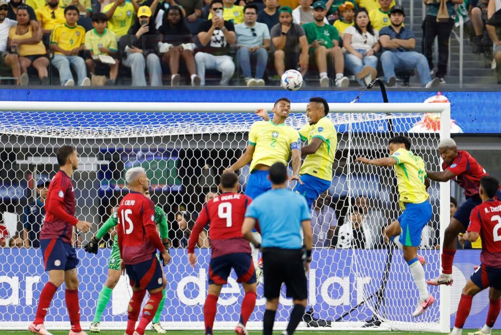 Brasil teve dificuldades contra a Costa Rica