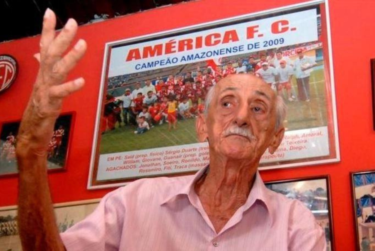 Amadeu Teixeira é o recordista mundial de técnico mais longevo da história do futebol