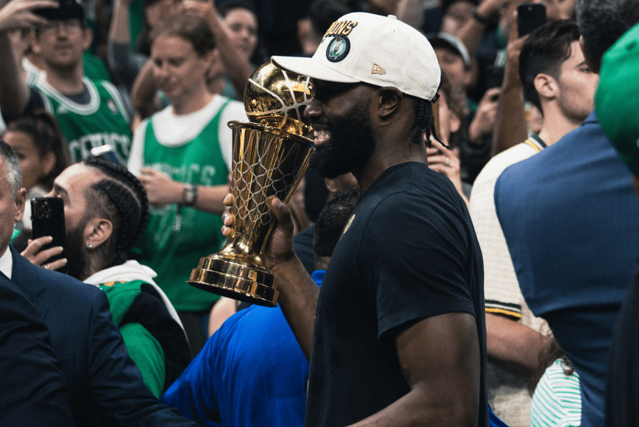 Jaylen Brown foi campeão com o Boston Celtics e está entre os maiores salários da NBA para 2024-25