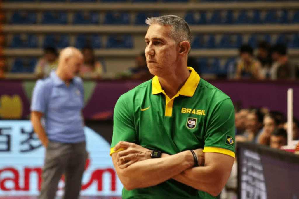 José Neto, ex-técnico da Seleção feminina de basquete do Brasil