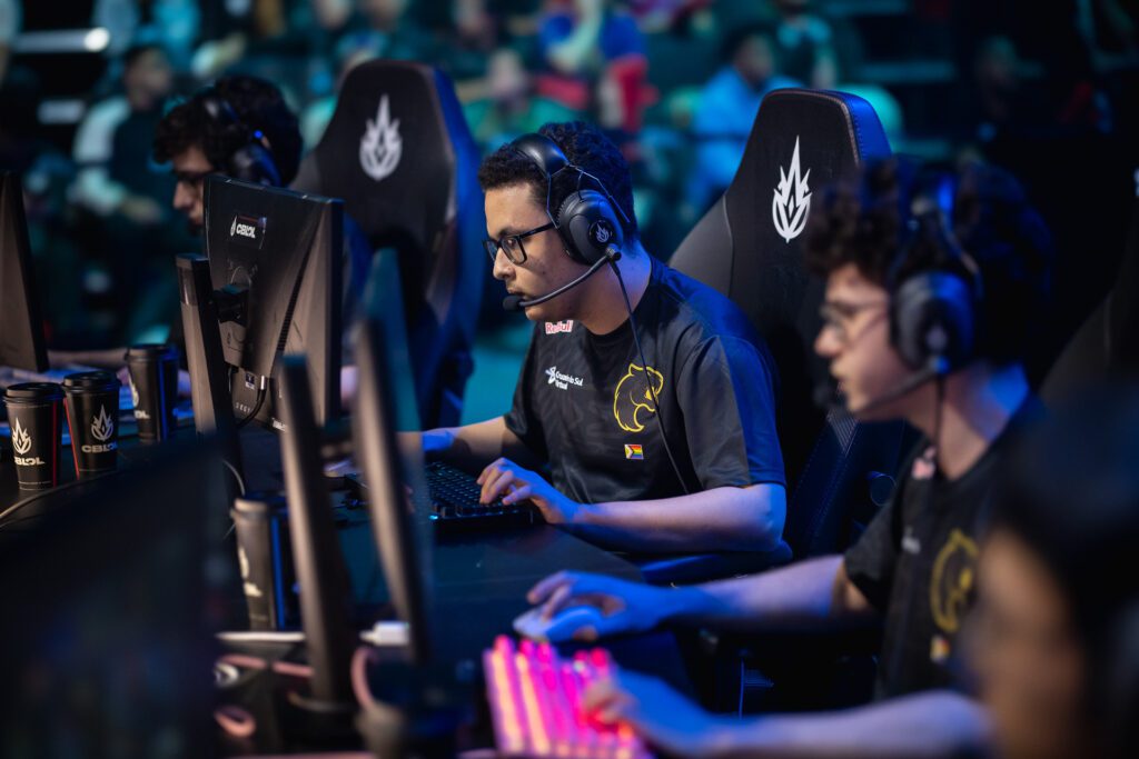 LoL: por segundos, FURIA não bate recorde de LOUD no CBLOL