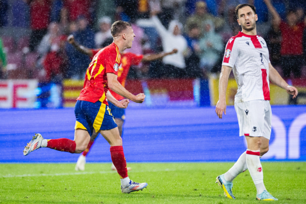 Vitória da Espanha garantiu vaga nas quartas da Eurocopa (Foto: Reprodução)
