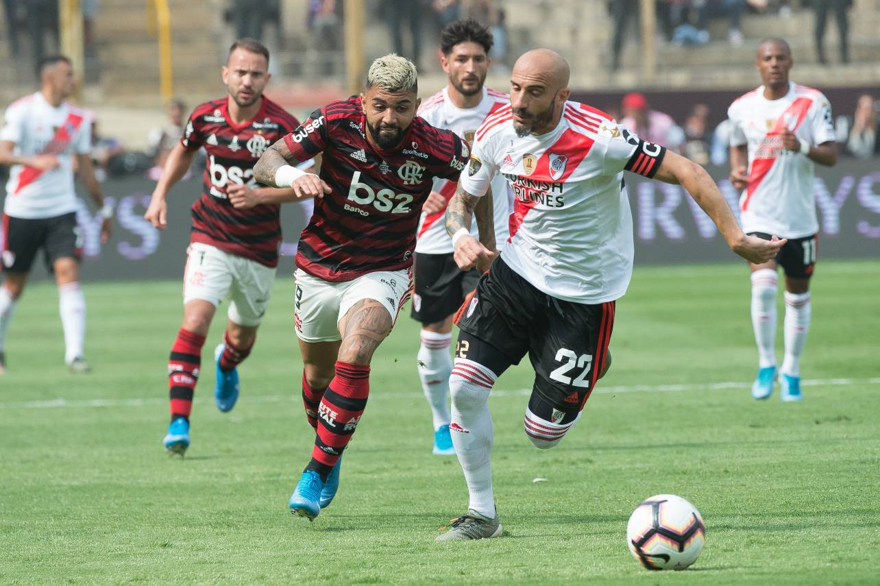 Gabigol disputando a final da Libertadores em 2019. Foto: Alexandre Vidal/CRF