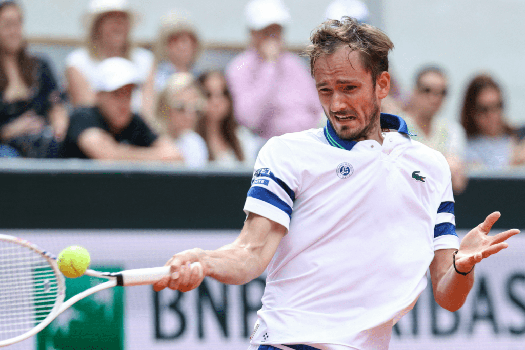 Daniil Medvedev vence segundo jogo em Wimbledon