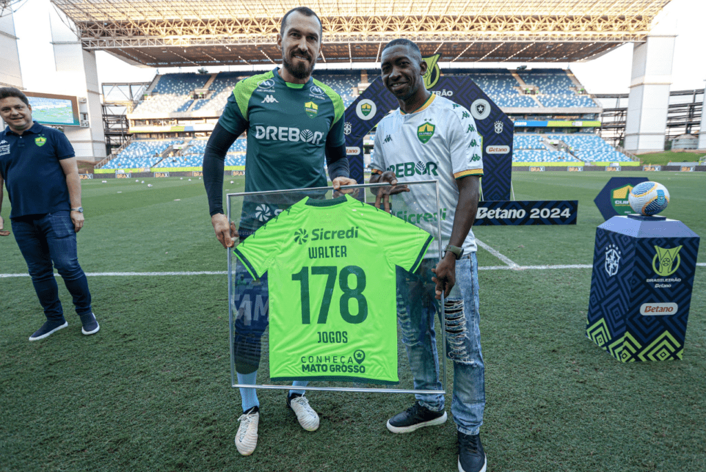 Goleiro Walter se tornou o recordista de jogos com a camisa do Cuiabá