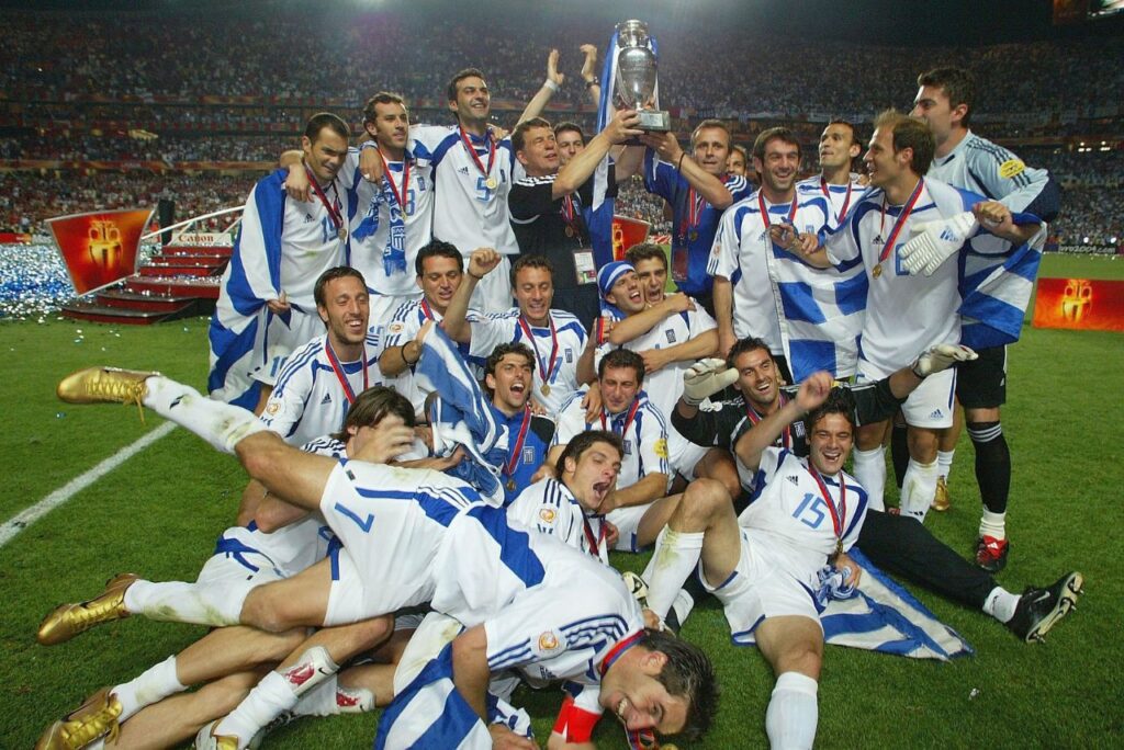 Grécia foi campeã da Eurocopa 2004 com vitória sobre Portugal (Foto: Reprodução)