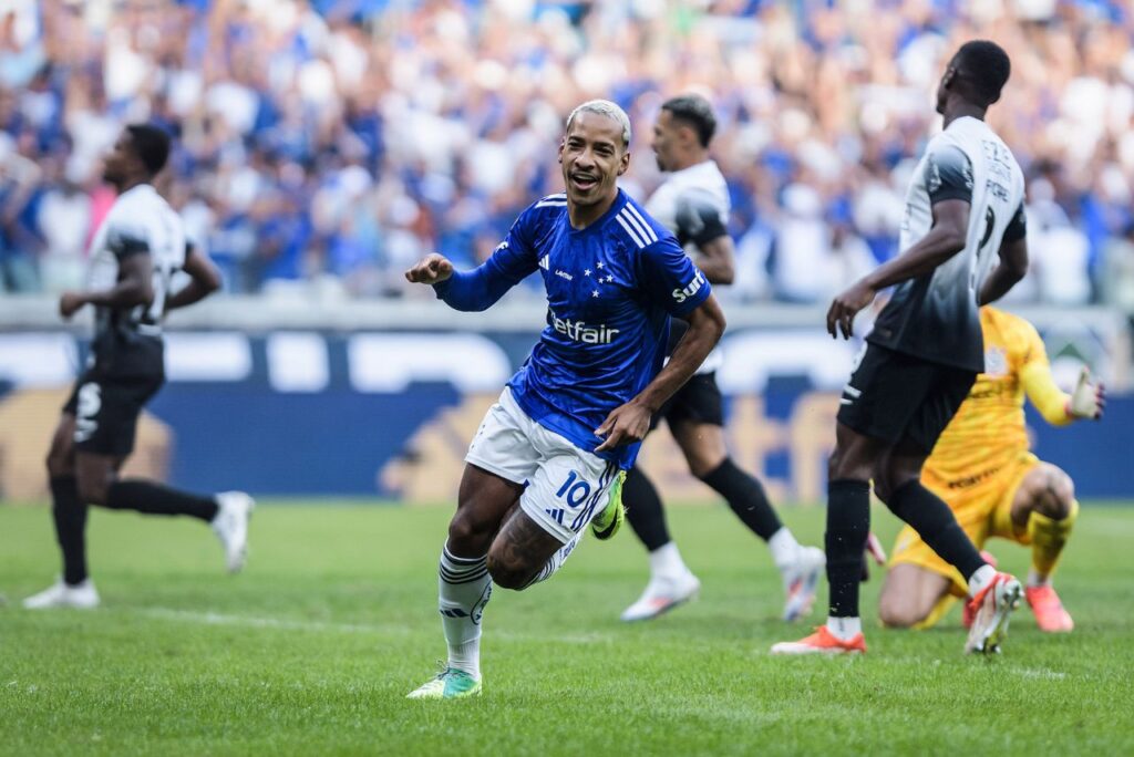 Matheus Pereira comemora primeiro gol do Cruzeiro