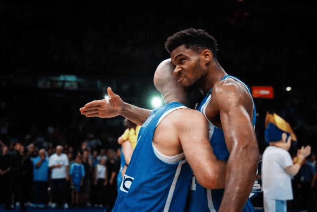 Giannis e Calathes lideraram a Grécia para retornar às Olimpíadas